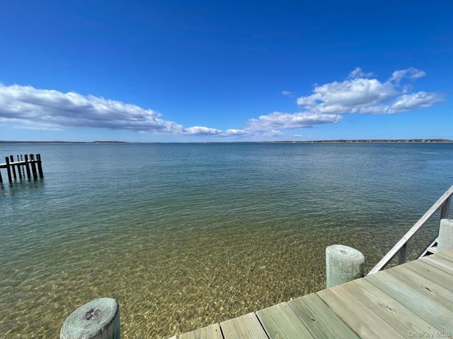 59 Peconic Avenue, Shelter Island, NY 11964