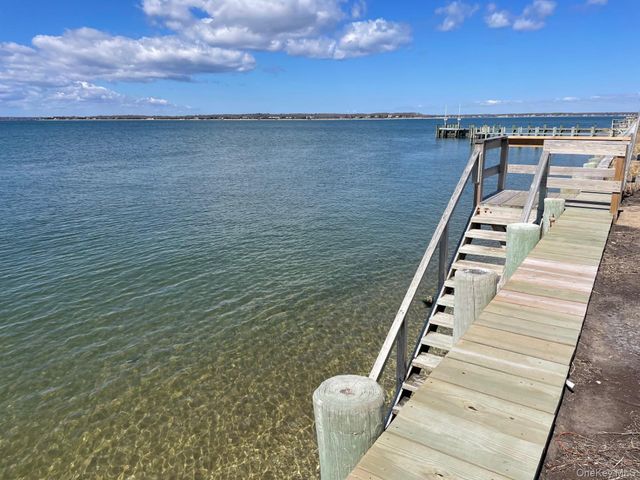 59 Peconic Avenue, Shelter Island, NY 11964