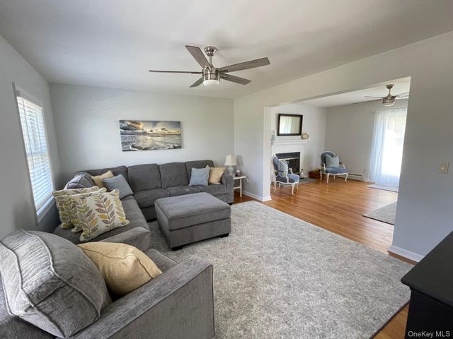 59 Peconic Avenue, Shelter Island, NY 11964
