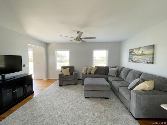 59 Peconic Avenue, Shelter Island, NY 11964