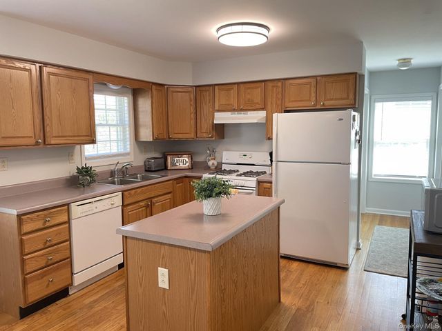 59 Peconic Avenue, Shelter Island, NY 11964