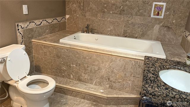 2415 Grandview Drive W, University Place, WA 98466