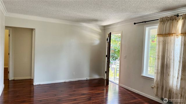 2415 Grandview Drive W, University Place, WA 98466