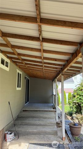 2415 Grandview Drive W, University Place, WA 98466