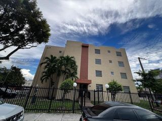 677 SW 9th Avenue 205, Miami, FL 33130