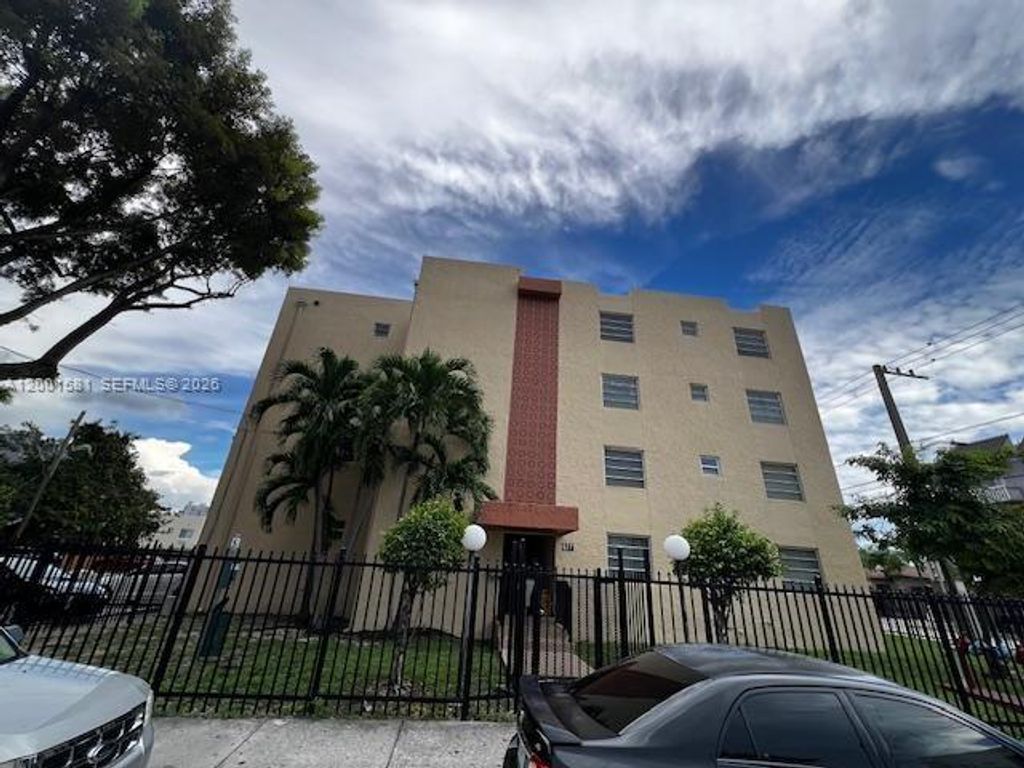 677 SW 9th Avenue 205, Miami, FL 33130