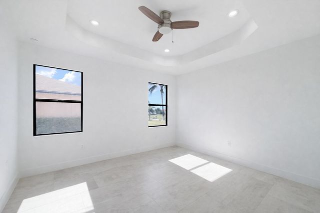 211 NW 25th Avenue, Cape Coral, FL 33993