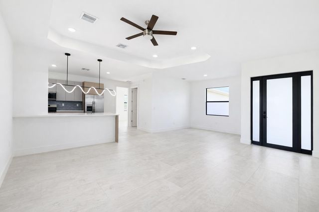 211 NW 25th Avenue, Cape Coral, FL 33993