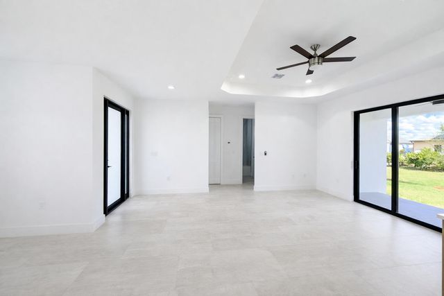 211 NW 25th Avenue, Cape Coral, FL 33993