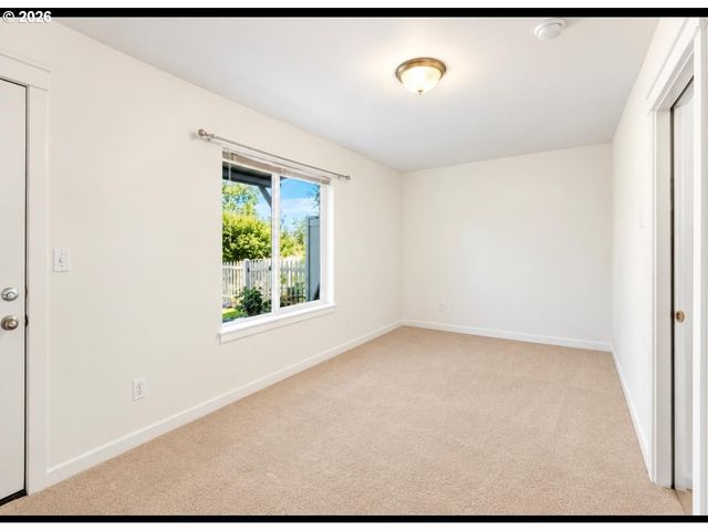 21895 Ne HEARTWOOD Cir, Fairview, OR 97024