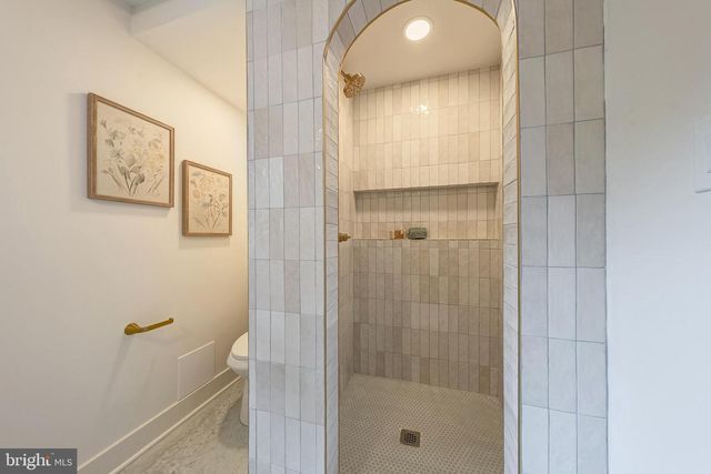 10915 MAPLE ST, Fairfax, VA 22030