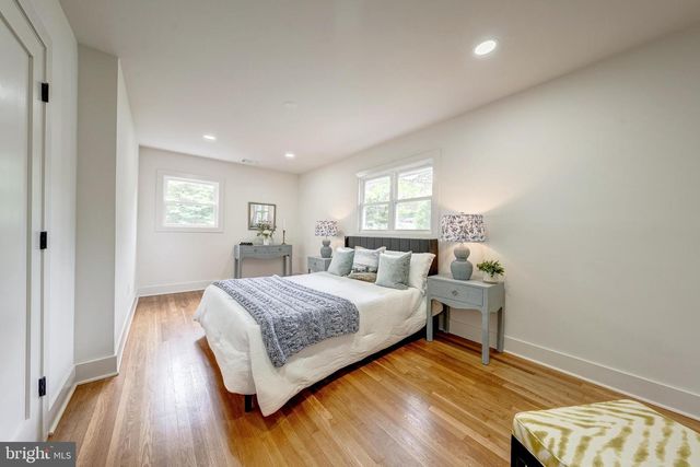 10915 MAPLE ST, Fairfax, VA 22030