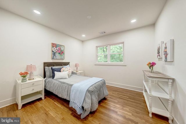 10915 MAPLE ST, Fairfax, VA 22030