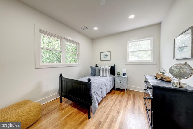 10915 MAPLE ST, Fairfax, VA 22030