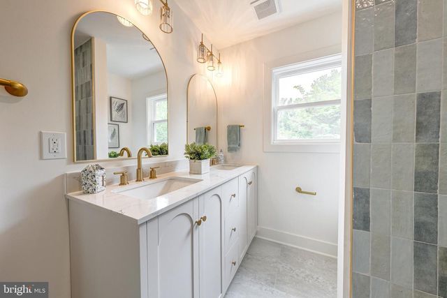 10915 MAPLE ST, Fairfax, VA 22030