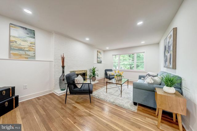 10915 MAPLE ST, Fairfax, VA 22030