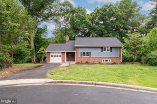 10915 MAPLE ST, Fairfax, VA 22030