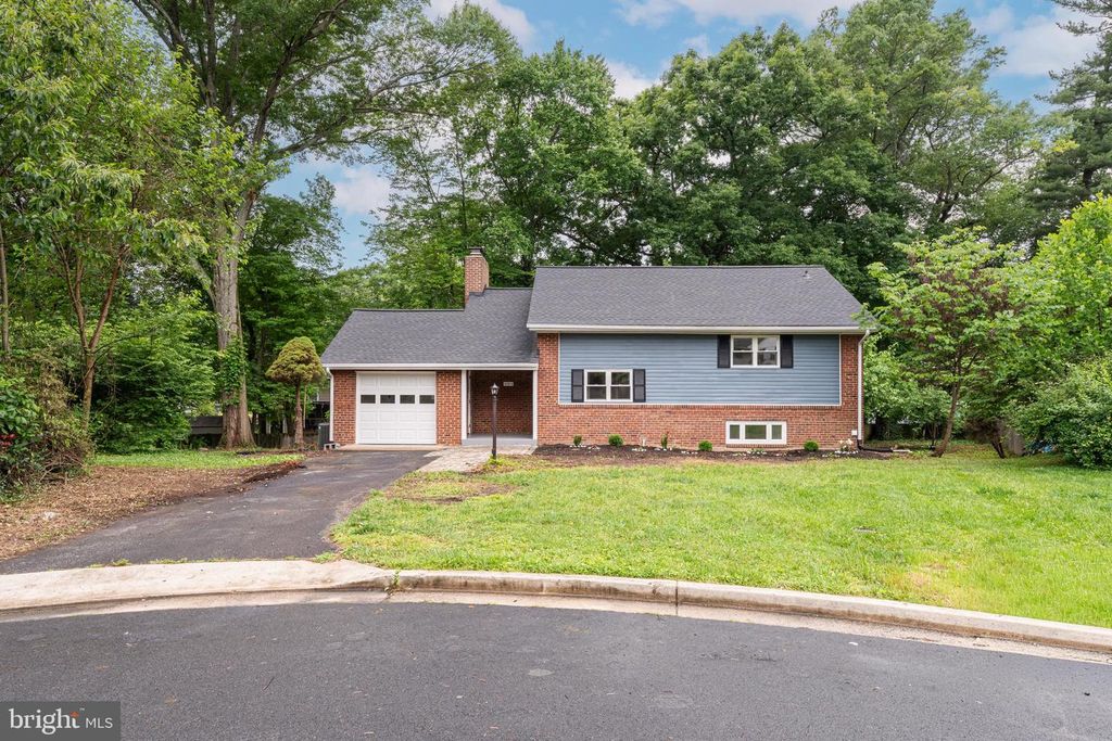 10915 MAPLE ST, Fairfax, VA 22030