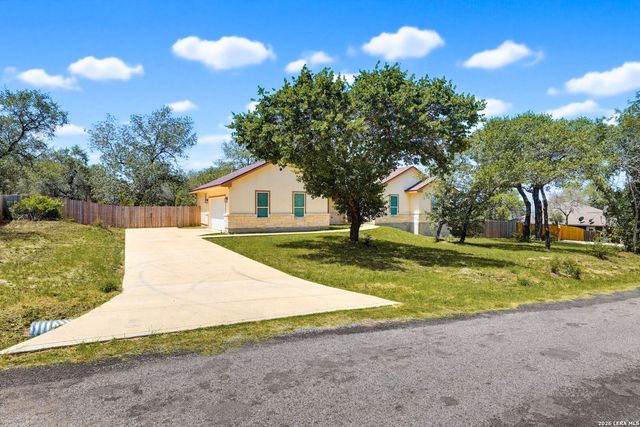 160 Log Cabin Way, Poteet, TX 78065