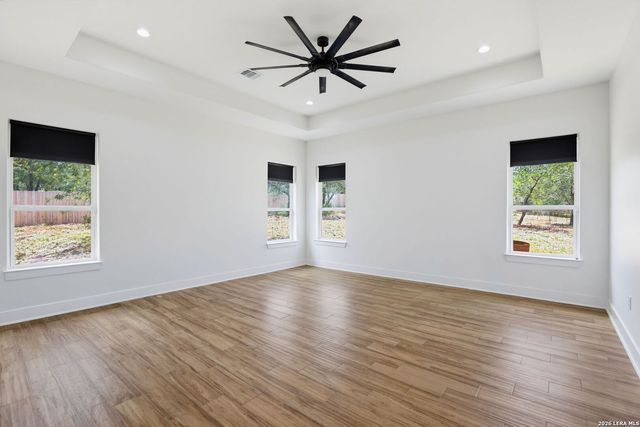 160 Log Cabin Way, Poteet, TX 78065
