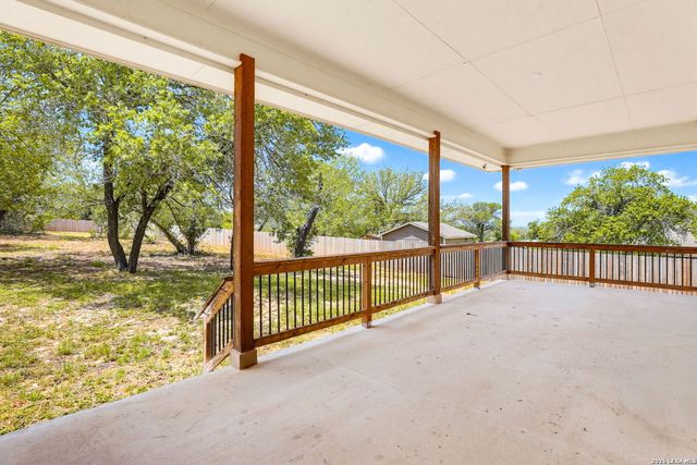 160 Log Cabin Way, Poteet, TX 78065