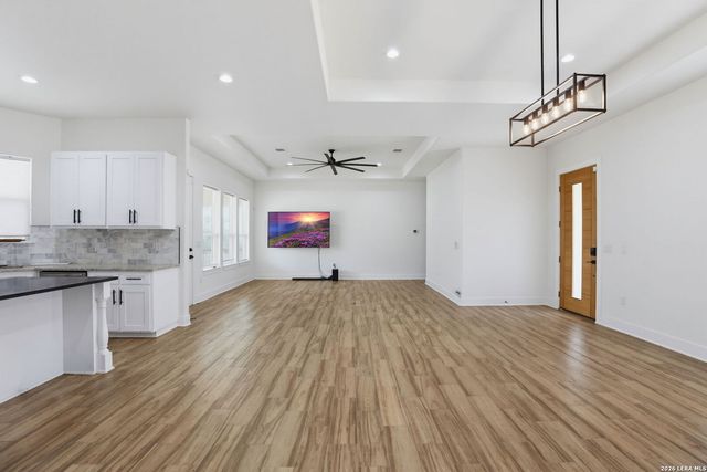 160 Log Cabin Way, Poteet, TX 78065