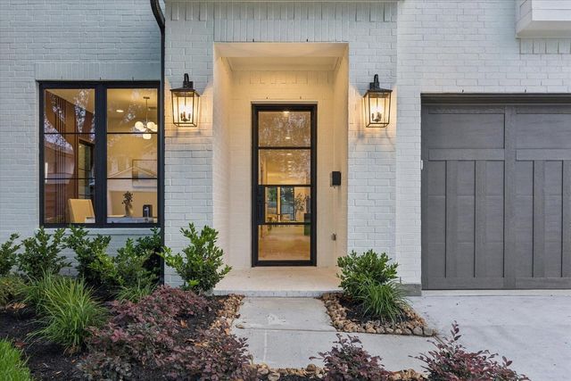 1527 Thornton Road, Houston, TX 77018