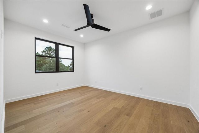 1527 Thornton Road, Houston, TX 77018