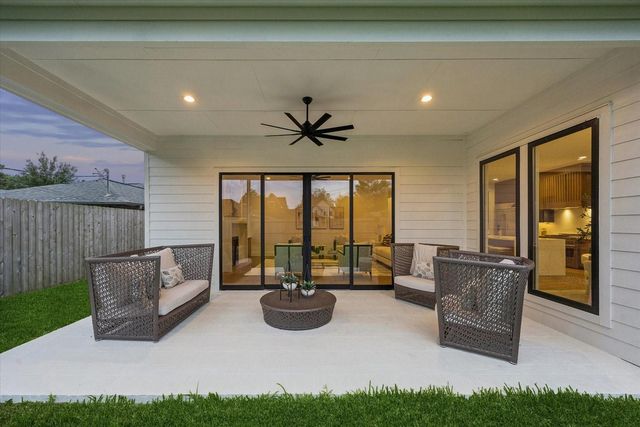 1527 Thornton Road, Houston, TX 77018