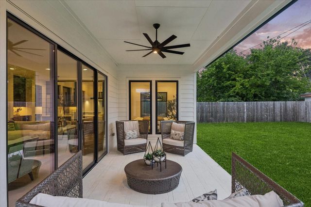 1527 Thornton Road, Houston, TX 77018