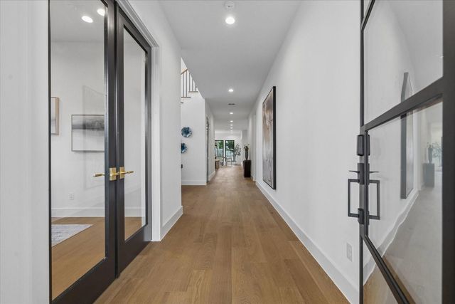 1527 Thornton Road, Houston, TX 77018