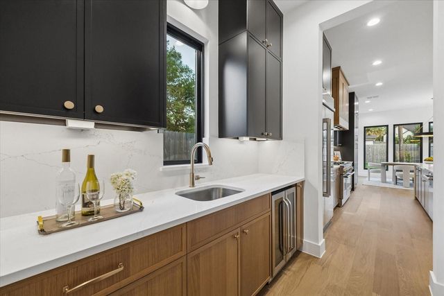 1527 Thornton Road, Houston, TX 77018