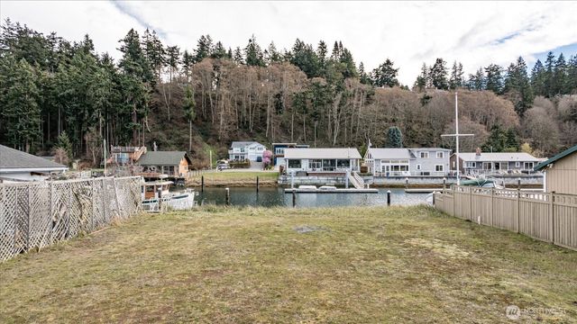 3709 Steelhead Drive, Greenbank, WA 98253