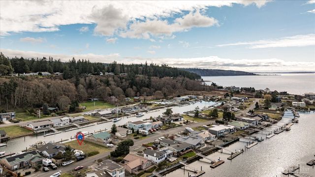 3709 Steelhead Drive, Greenbank, WA 98253