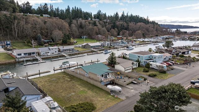 3709 Steelhead Drive, Greenbank, WA 98253
