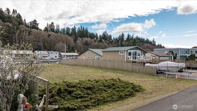 3709 Steelhead Drive, Greenbank, WA 98253