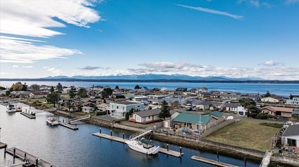 3709 Steelhead Drive, Greenbank, WA 98253