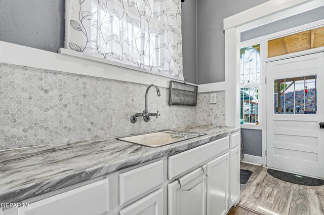 3516 CLIFTON Avenue, El Paso, TX 79903