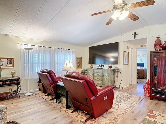 1405 SKYLINE COURT, Tavares, FL 32778