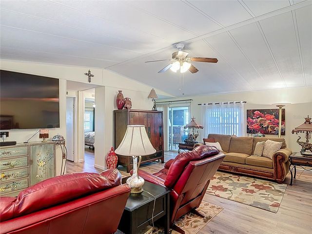 1405 SKYLINE COURT, Tavares, FL 32778