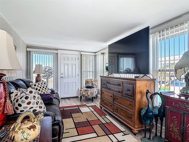 1405 SKYLINE COURT, Tavares, FL 32778