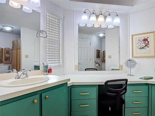 1405 SKYLINE COURT, Tavares, FL 32778