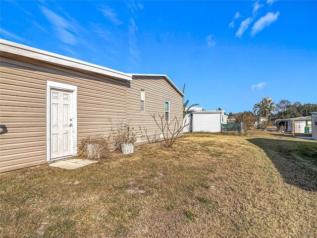 1405 SKYLINE COURT, Tavares, FL 32778