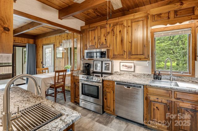 79 Creekside Lane, Spruce Pine, NC 28777