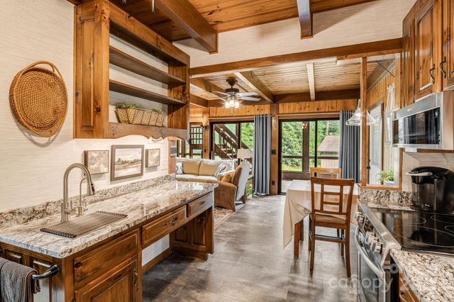 79 Creekside Lane, Spruce Pine, NC 28777