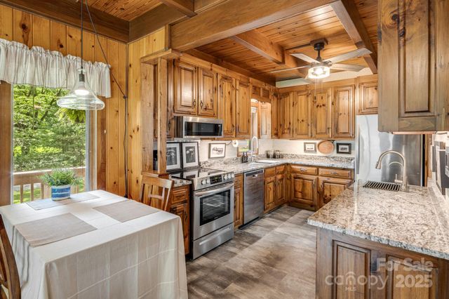 79 Creekside Lane, Spruce Pine, NC 28777