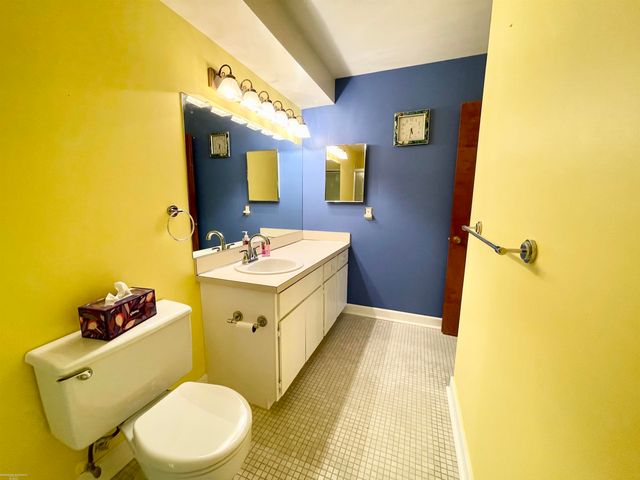 54749 Shelby Road, Shelby Twp, MI 48316