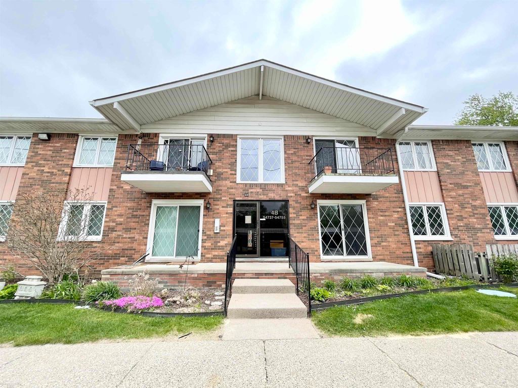 54749 Shelby Road, Shelby Twp, MI 48316