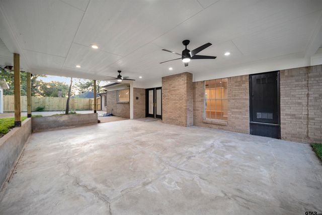 1807 Kimwood Ln, Tyler, TX 75703