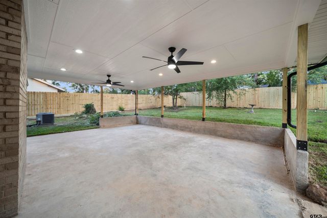 1807 Kimwood Ln, Tyler, TX 75703